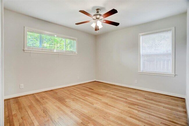 Building Photo - 1643 Crestdale Dr