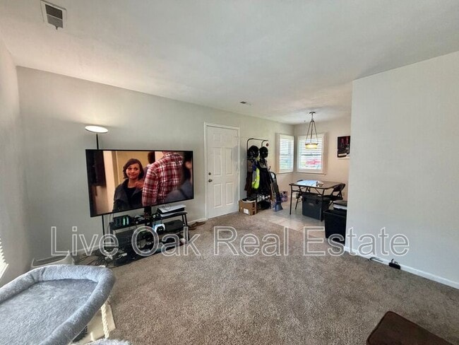 Building Photo - 103 N Thalia Rd