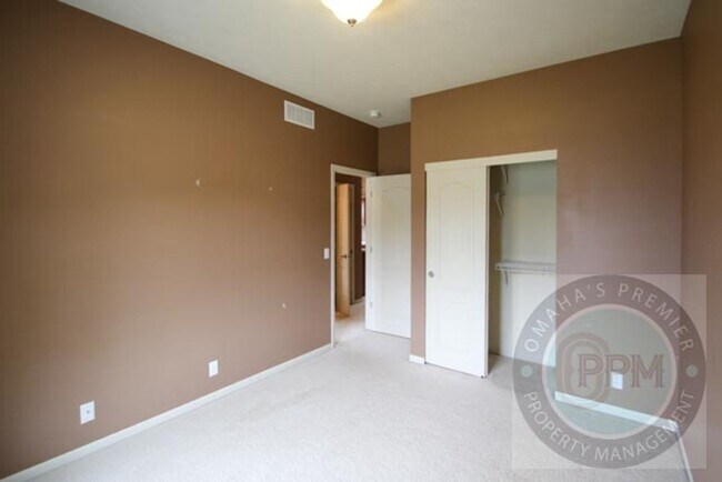Building Photo - Beautiful 5Bd/3Ba House! | Papillion, Ne!