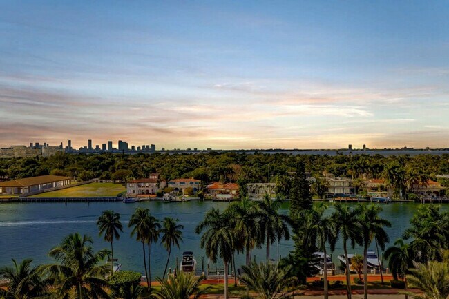 Building Photo - 5151 Collins Ave