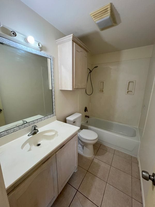 Building Photo - 2220 W Candlelight Ln