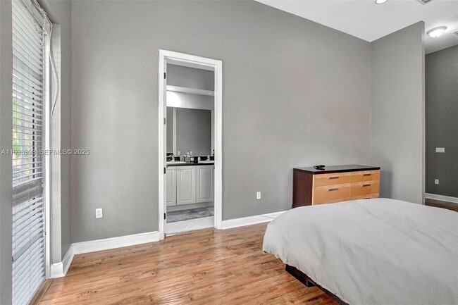 Building Photo - 501 SW 146th Terrace