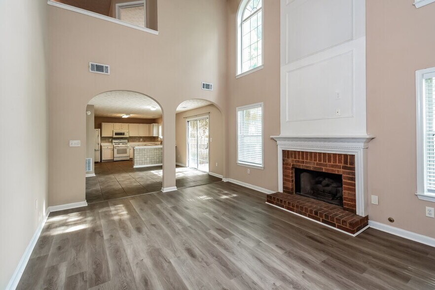 Building Photo - 1675 Berrywood Way