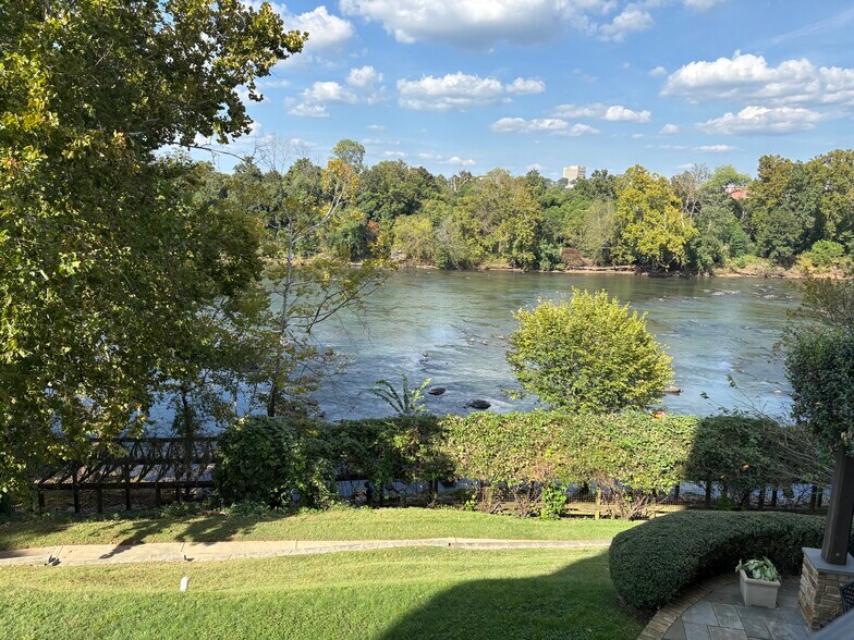 Patio View of the River - 100 Sunset Blvd