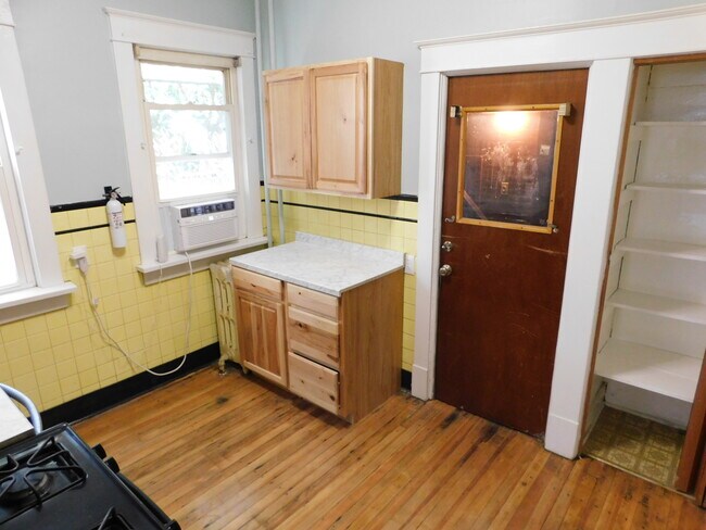 Building Photo - 649 Myrtle Avenue