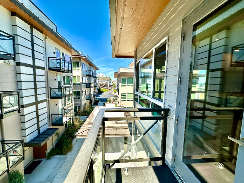 Building Photo - 2330 Yakima Ct