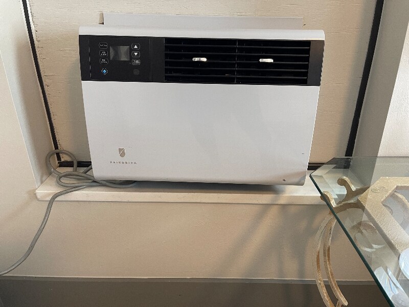 Building Photo - 2116 NE 8th Pl