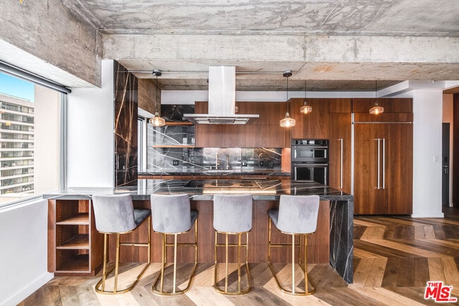 Building Photo - 1155 N La Cienega Blvd