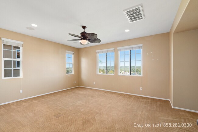 Building Photo - 1177 Parkview Dr