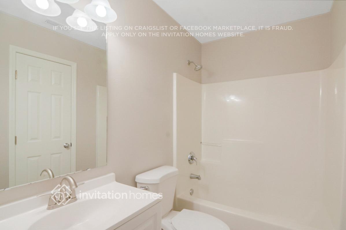 Building Photo - 2724 Golden Amber Ct