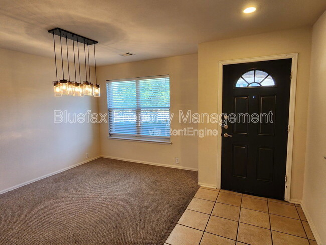 Building Photo - 943 Tisbury Pkwy