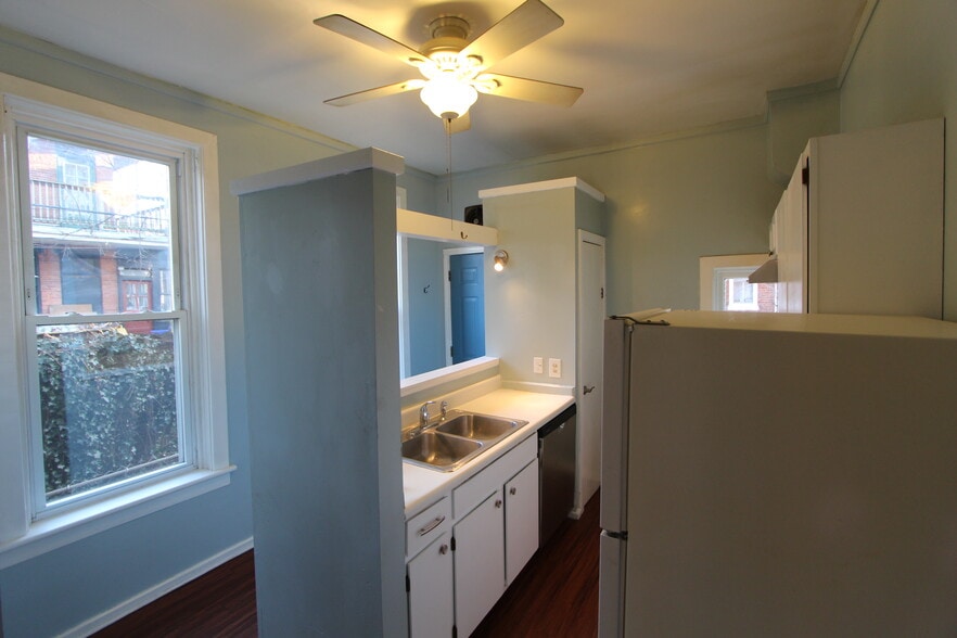 Kitchen - 1802 Penn St