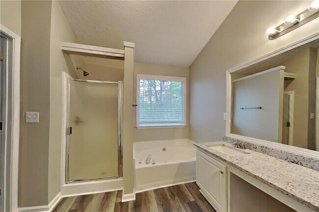 Building Photo - 5197 Running Doe Dr