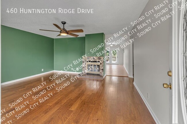 Building Photo - 460 Huntington Ridge Dr
