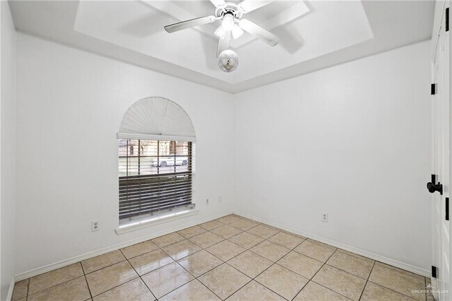 Building Photo - 25 Via Cantera Dr