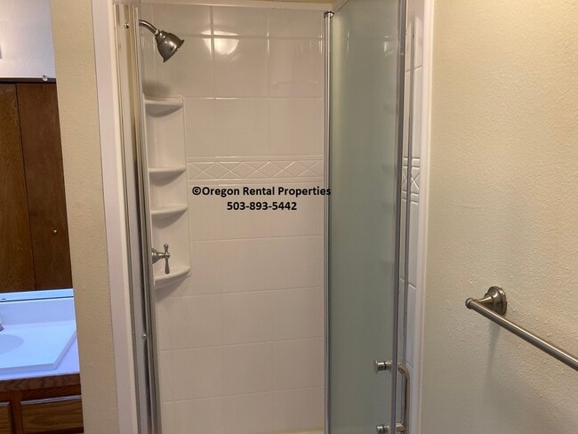 Building Photo - 2511 NE 161st Ave