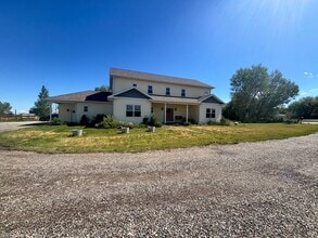 Building Photo - Beautiful 4B/3B home on acreage with mountain views