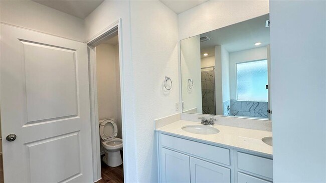 Building Photo - 310 Jeffers
