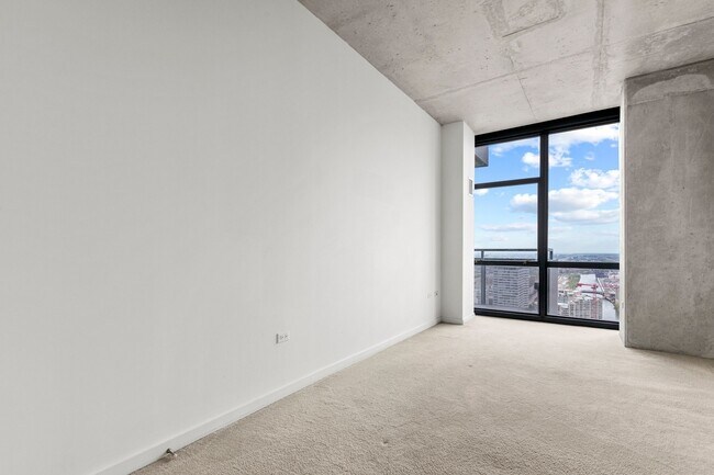 Building Photo - 235 W Van Buren St