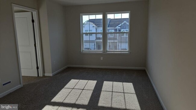 Building Photo - 36 Elliot Ln