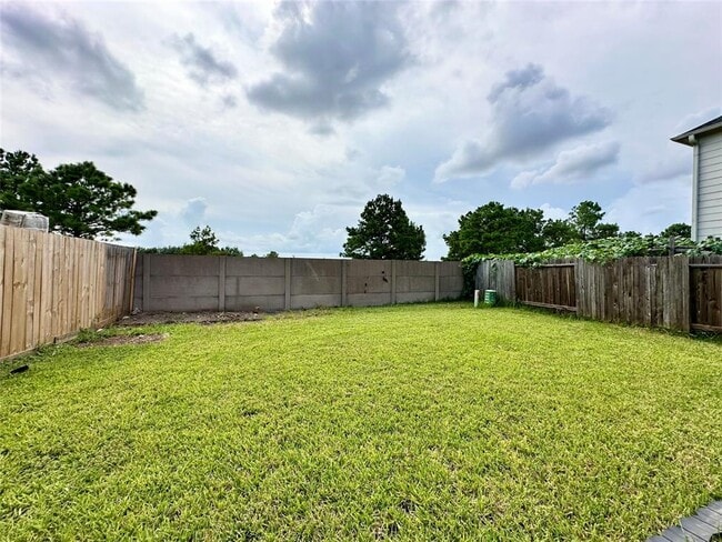 Building Photo - 10414 Gerlach St