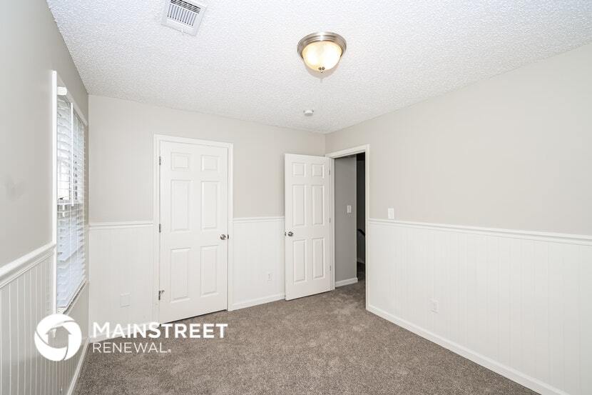 Building Photo - 12 Stratford Dr