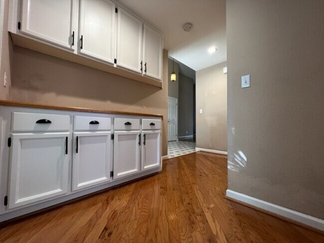 Building Photo - Charming 3 Bedroom 2 Bath with Large Backyard on Corner lot