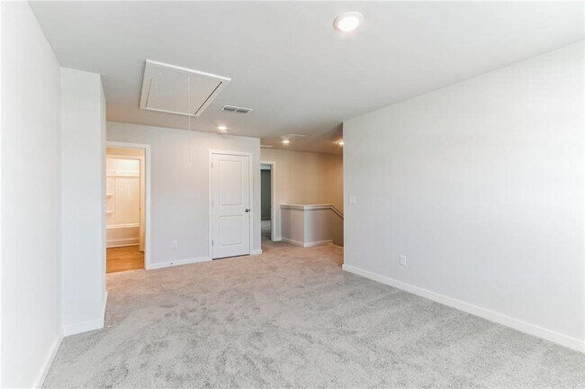Building Photo - 727 Ruddy Dr