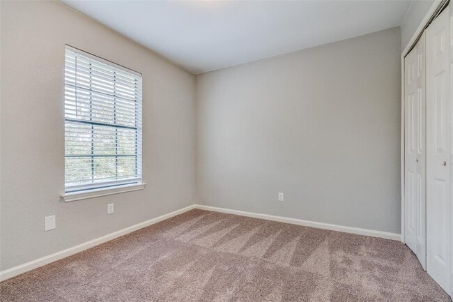 Building Photo - 2301 Claudia June Ave