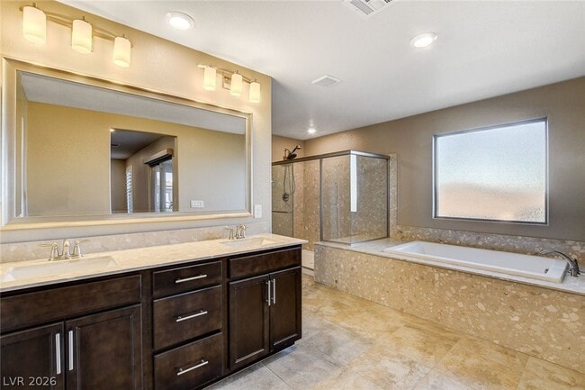 Building Photo - 888 Haven Oaks Pl