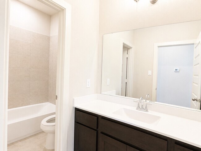 Building Photo - 31546 Meadow Place Ln