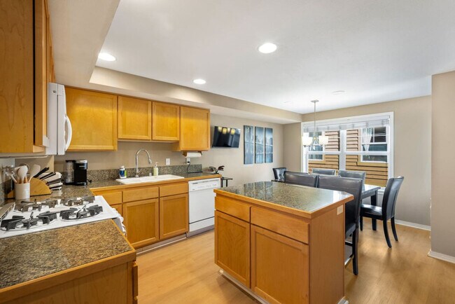 Building Photo - 931 N 35th St