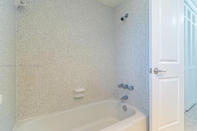 Building Photo - 700 Layne Blvd