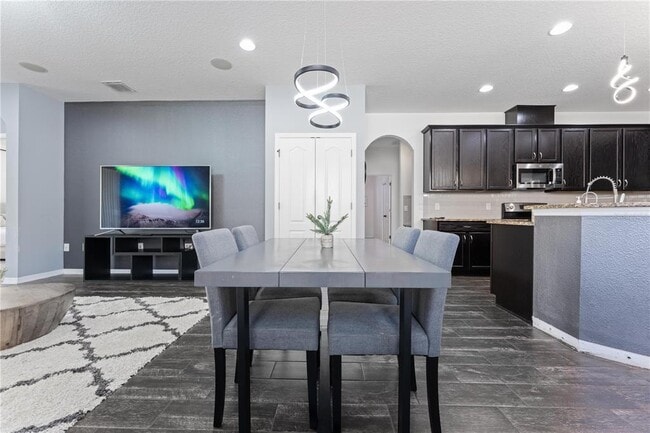 Building Photo - 5151 Ravena Ave E