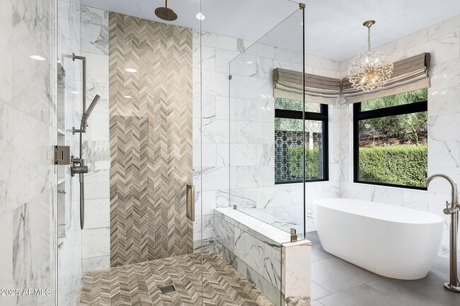 Building Photo - 5841 N Echo Canyon Cir