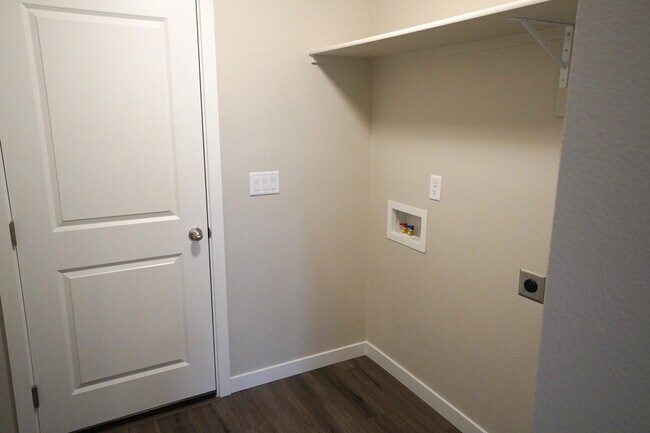 Building Photo - 3154 N Greengate Way
