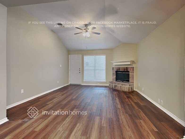 Building Photo - 8175 Spruce Valley Dr