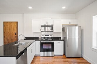 Building Photo - Graham Apartments