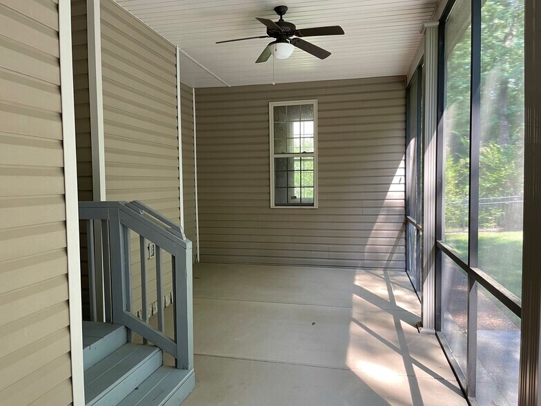Building Photo - 7866 Steppingstone Ln
