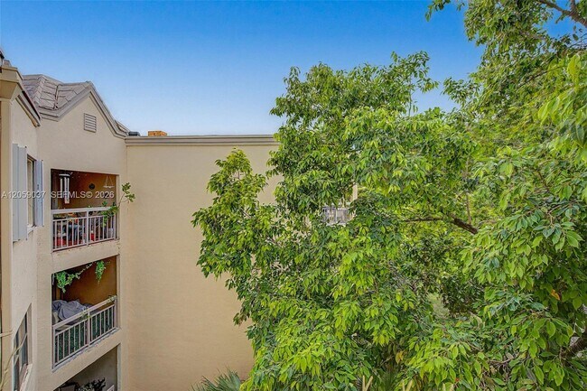 Building Photo - 8290 Lake Dr