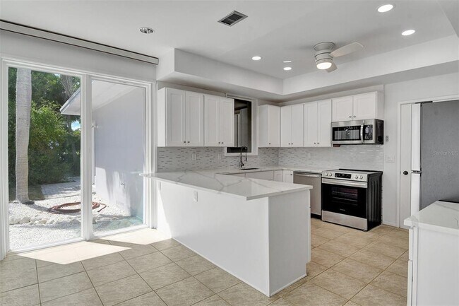 Building Photo - 2800 Casey Key Rd