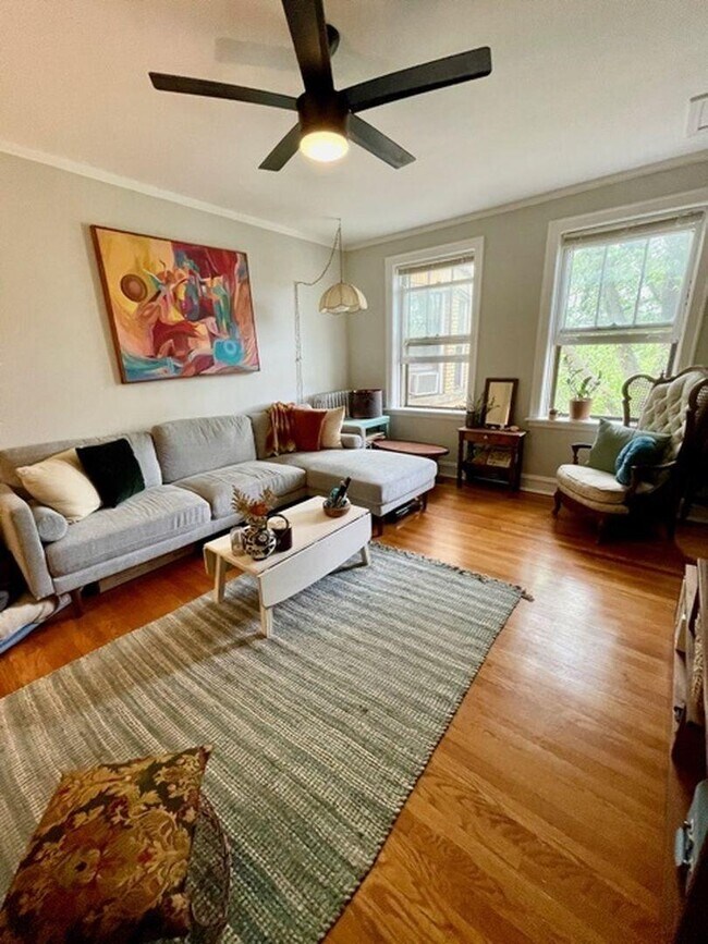Building Photo - 1 bedroom in Chicago IL 60640