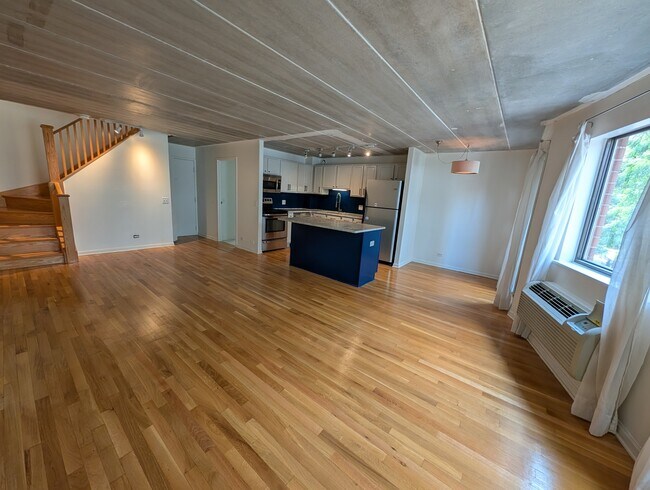 Building Photo - 711 W Gordon Terrace