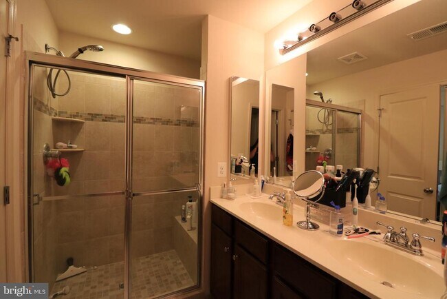 Building Photo - 13411 Deer Highlands Way