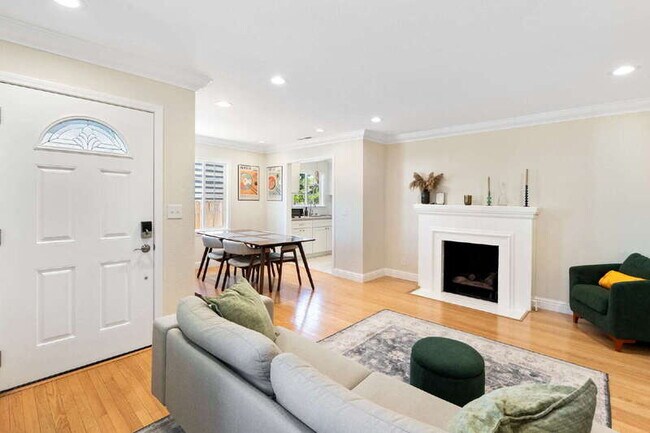 Building Photo - 4311 Cabrillo Way