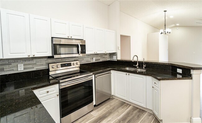 Building Photo - 1592 Salerno Cir