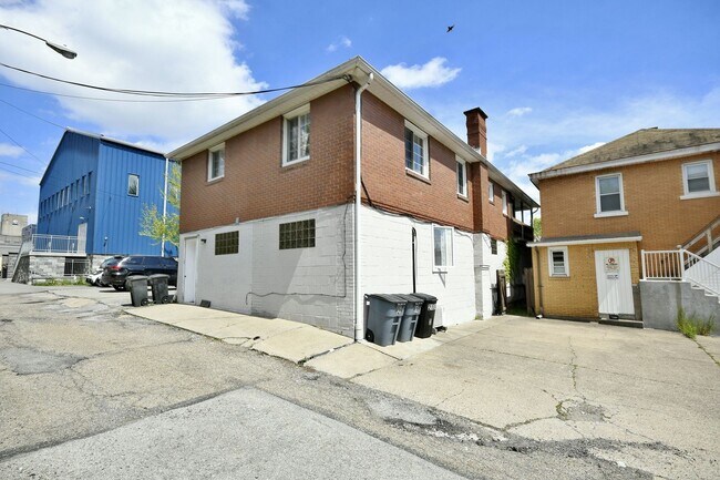 Building Photo - 2102 West St