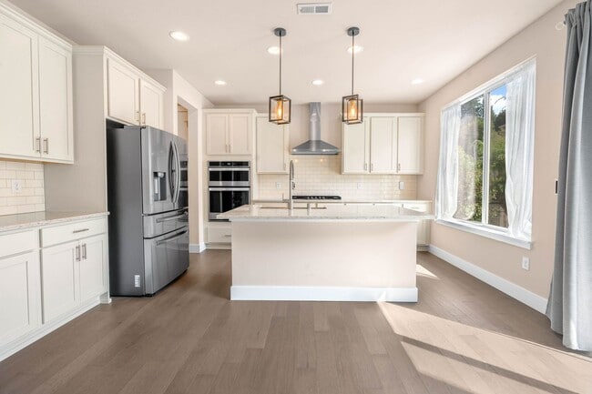 Building Photo - Rare Find – Luxury 6-Bedroom Home with Two...