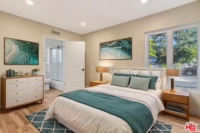 Building Photo - 16608 Park Ln Cir