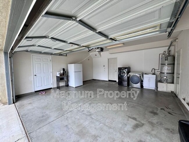 Building Photo - 35889 Wolverine Ln